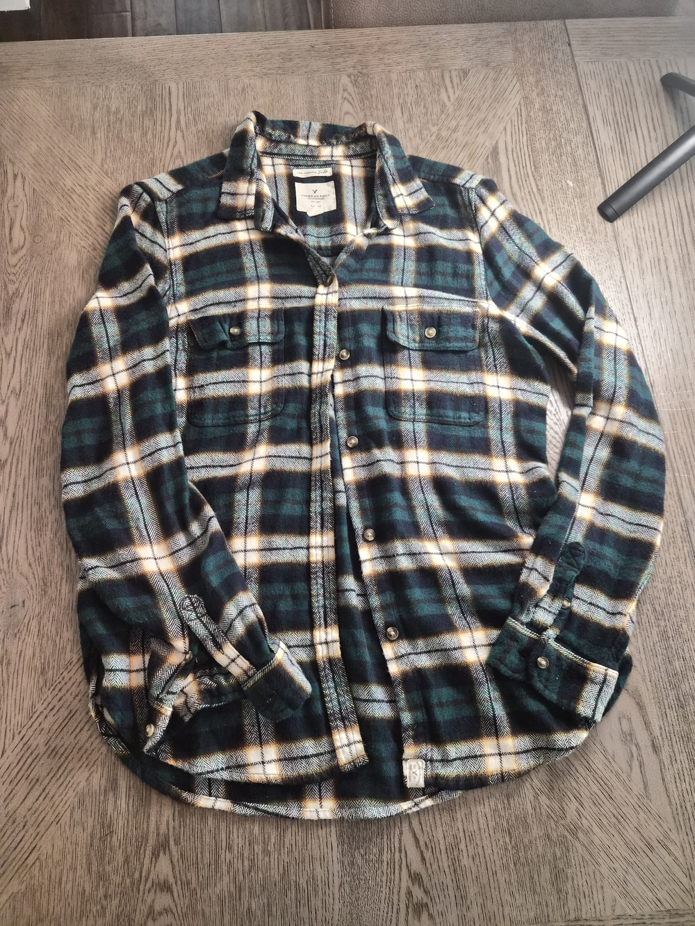 American Eagle Outfitters Green and White Plaid Button-Down Shirt